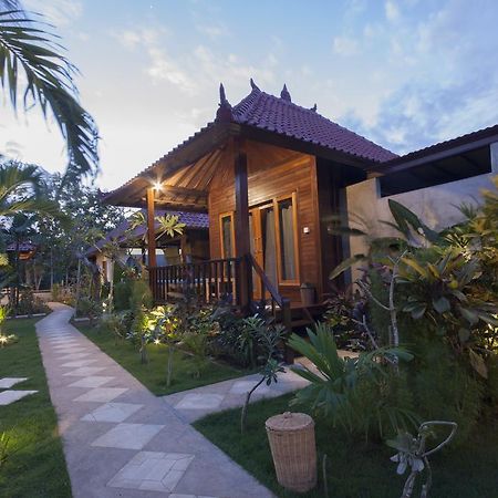 Amora Hut'S Lembongan Exterior foto