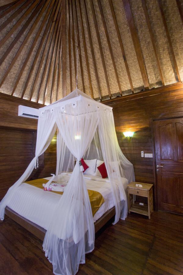 Amora Hut'S Lembongan Exterior foto